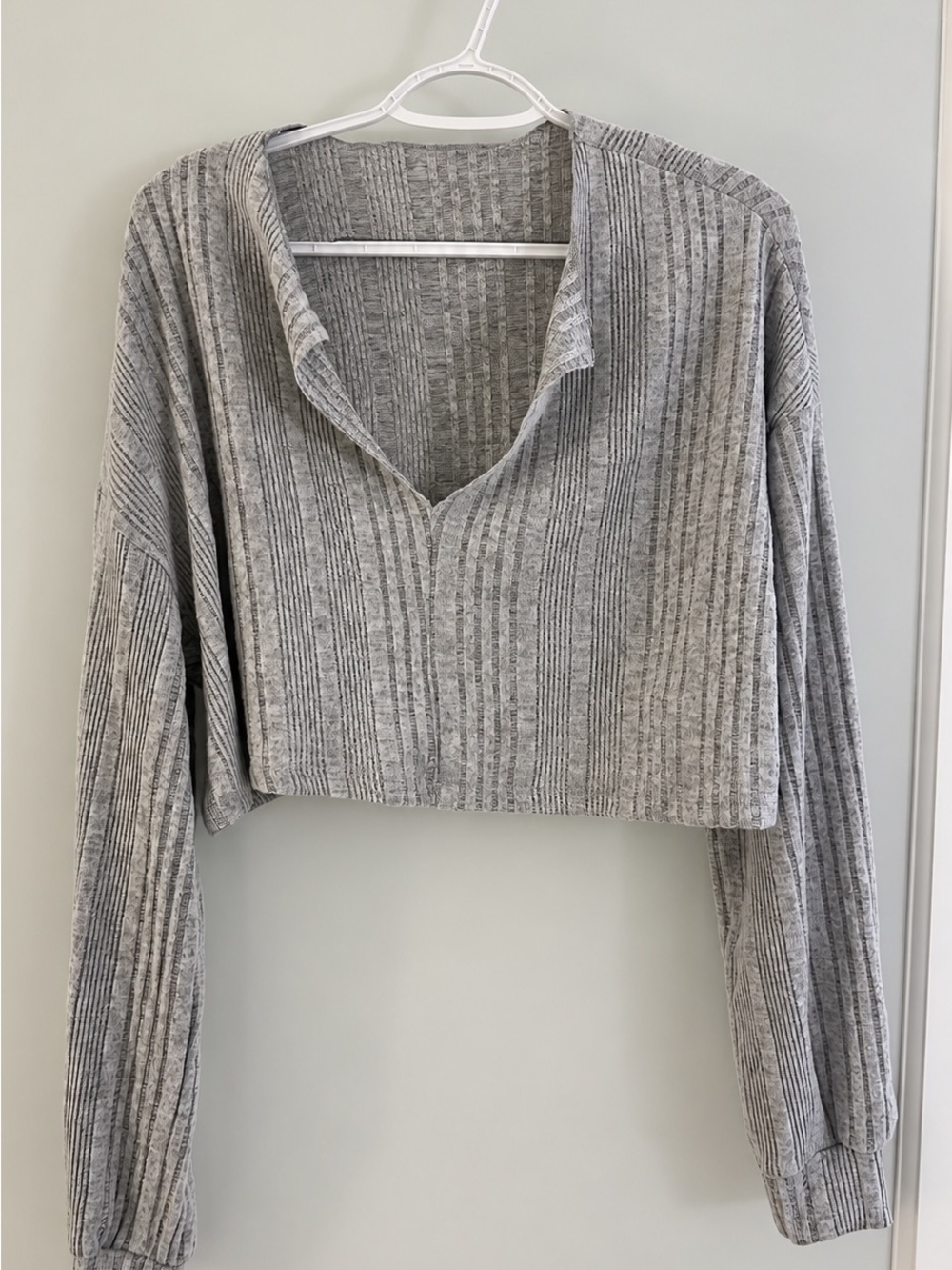 Grey Ribbed V-Neck Cropped Long-Sleeve sweater top